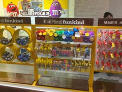 -m豆巧克力世界(上海世茂广场店)
