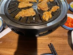 -明洞阿姨·韩式酱蟹烤肉·创意料理(三元桥店)