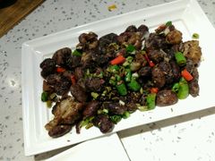 -兔行天下-鸿鹤鲜锅兔(中海国际店)