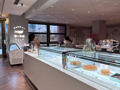 门面-潮一不贰·法式甜品·生日蛋糕·西式简餐(外滩店)