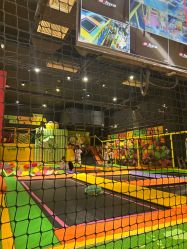 -蹦蹦跳跳(新奥购物中心店)