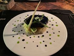 盘煎银鳕鱼配黑橄榄酱汁-AZUL by FUEL蓝色·法式酒馆(琶醍店)