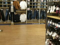 -优衣库(南宁江南万达店)