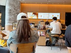 -星巴克(上海长宁来福士1F店)