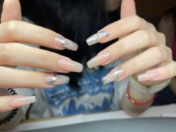 -UGIRL有个美甲