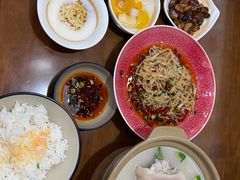 -叁煨蹄花·下饭盐帮菜(人民广场店)