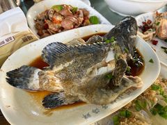 -四川小胡子海鲜(丁村万人海鲜广场店)