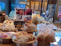 面包甜点陈列柜-西村叔叔的店·面包·甜品·蛋糕(清河万象汇店)