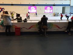 -冰纷万象滑冰场(赣州华润万象城店)