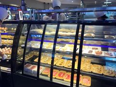 面包甜点陈列柜-乔哥铭洋海鲜自助(皇城恒隆广场店)