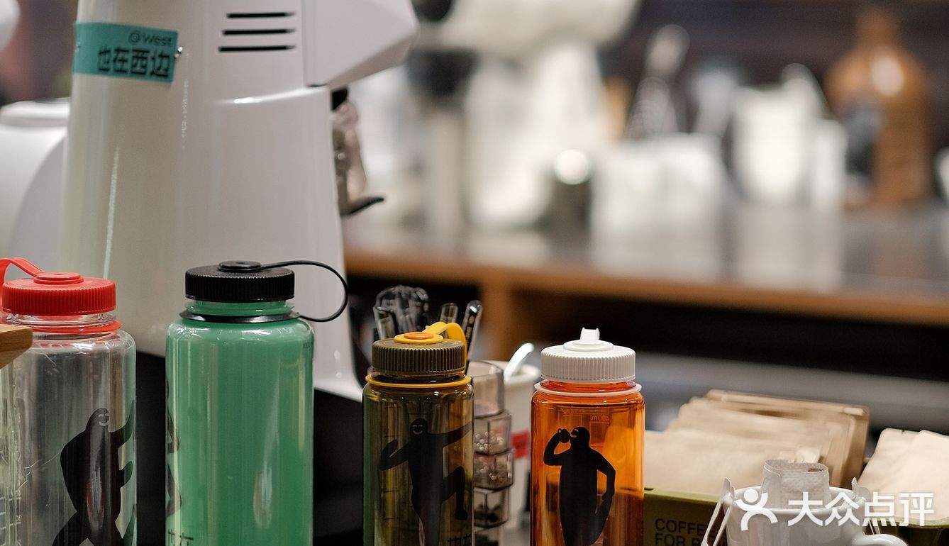 今年在「也在」喝到了秋天第一杯咖啡