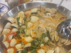 -明本湛江鸡•海鲜小厨(陈家祠店)