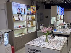 -MiRi眼镜连锁·蔡司·尼康控优点合作店(莘庄店)