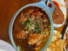 -爆炸头阿姨小四川正宗川味小吃(无任何分店)