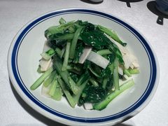 -八府香鸭·啫啫煲(华山路店)