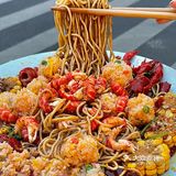 🥘他们家的汤，我全部打包回家下面了！