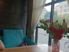 -愉肴麻辣香锅(中山路店)