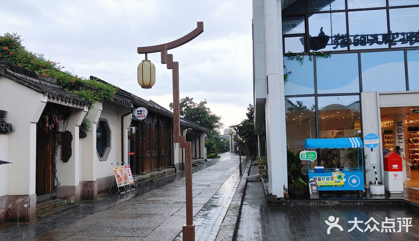杭州大暴雨！！！连河道都要满出来了！