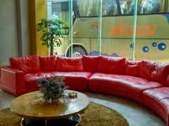 -昆明朗威酒店(昆明站火车站双桥夜市风情街店)