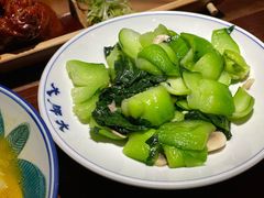 青菜炒蘑菇-大牌大·传统杭帮菜(湖滨店)