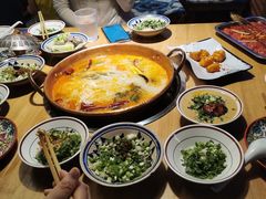 -洱火云南酸菜牛肉火锅(石景山当代商城店)