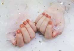 -逸日式美甲美睫工作室