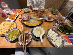 -洱火云南酸菜牛肉火锅(石景山当代商城店)