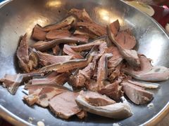 带皮羊肉-老石黑山羊毛驴肉火锅(金凯广场店)