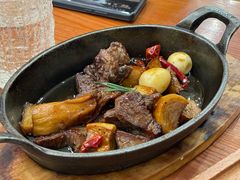 安格斯铁板蒜香牛肉粒-CRAZYONES西班牙海鲜饭(上海美罗城店)