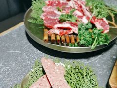 -草家酱蟹炭火烤肉店(珲春南路二店)