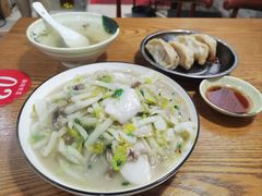 -黄阿姨锅贴大王(万航渡路店)