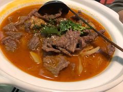 泡菜牛肉锅-付掌柜在成都·热炒砂锅集(金禾店)