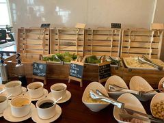 自助取餐区-湖景知味西餐厅•自助餐• 轻食(南京金茂威斯汀大酒店)