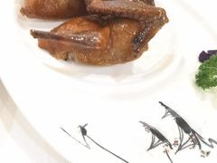 椒麻乳鸽-白天鹅宾馆-宏图府餐厅