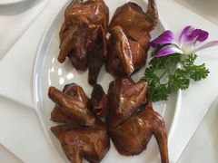 红烧乳鸽-广州塔晖粤轩中餐厅