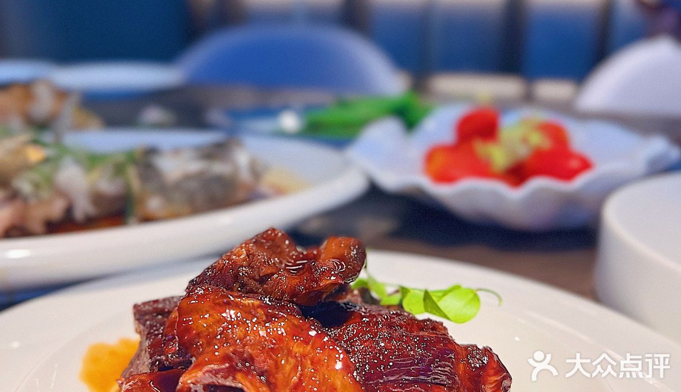 在天愿做比翼鸟，在外要吃天比高