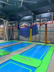 -反弹蹦床公园·亲子乐园·团建·派对(尚品奥莱店)