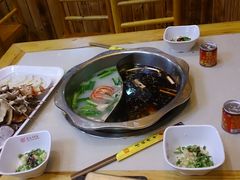 -袁记串串香(泉水轻轨站店)