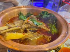 -毛辣果·贵州红酸汤牛肉火锅(西单店)