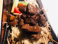 铁锄牛排-穹六人间 people 6(岳阳路店)