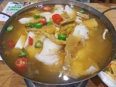 -花馬肆.云南过桥米线(汉神购物广场现场熬汤店)