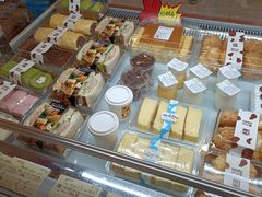 -光明牛奶棚(南泉店)