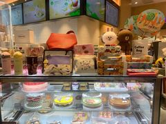 面包甜点陈列柜-哈根达斯(SM店)