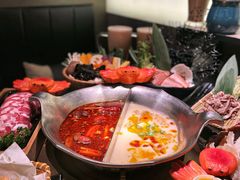 -湊湊火锅·茶憩(打浦桥日月光店)