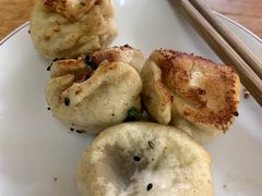 -老字号眼镜子煎包汤包店