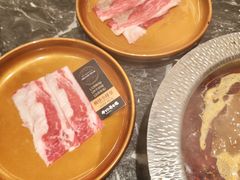 -牛YO寿喜烧·铁板烧和牛火锅自助(市府恒隆店)