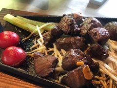 -穹六人间 people 6(岳阳路店)