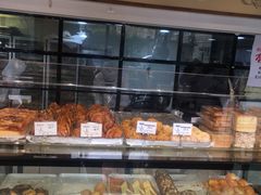面包甜点陈列柜-读酥世家(宛平南路店)