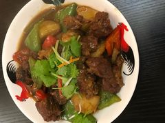 红烧牛腩-老巴刹新加坡餐厅