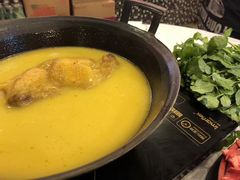 -鲜入围煮花胶鸡海鲜火锅